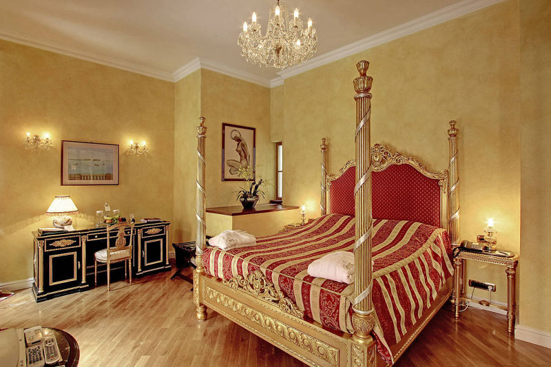 Deluxe Room with queen size bed
